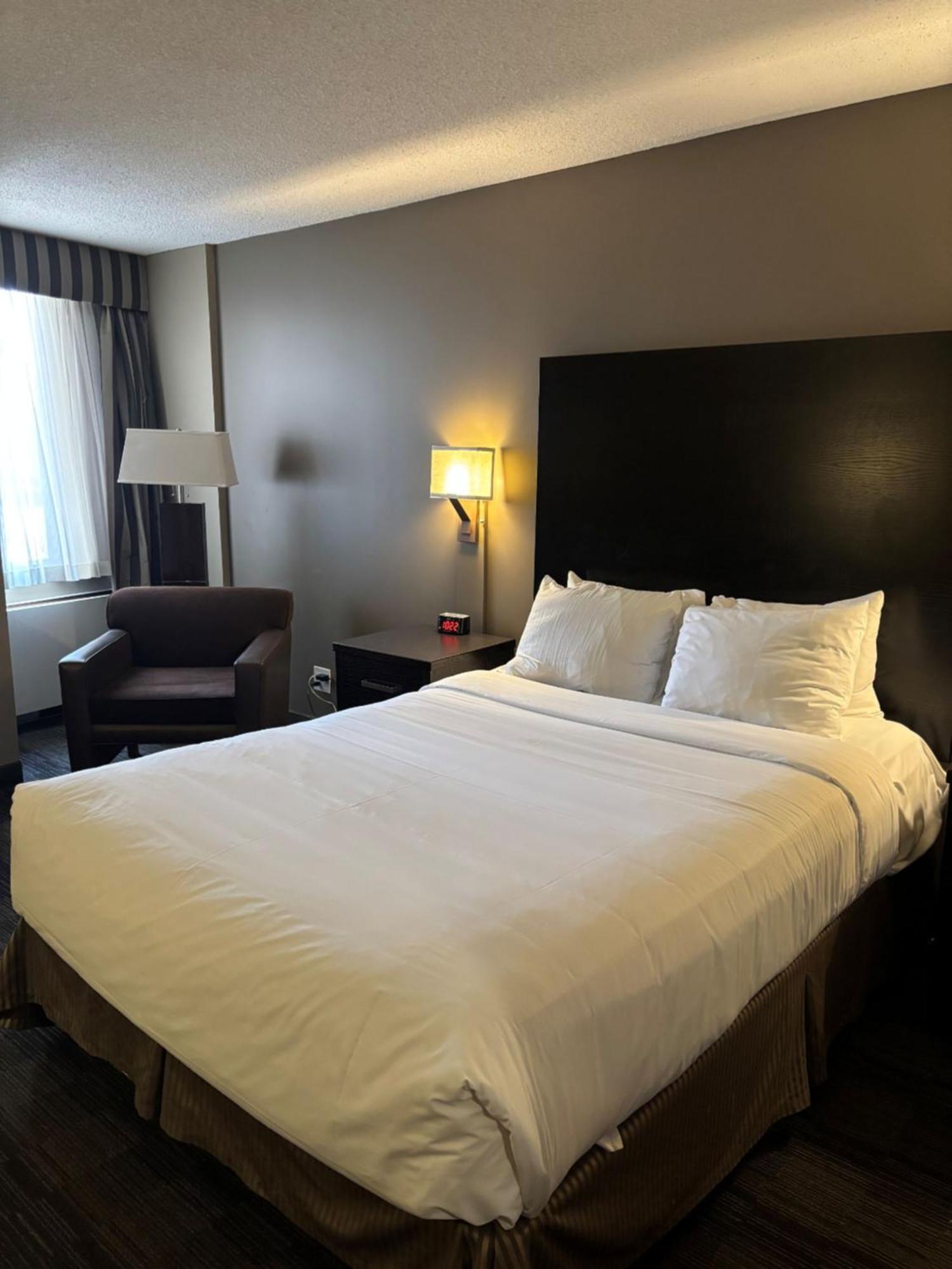 Radisson Hotel Winnipeg Downtown Екстериор снимка