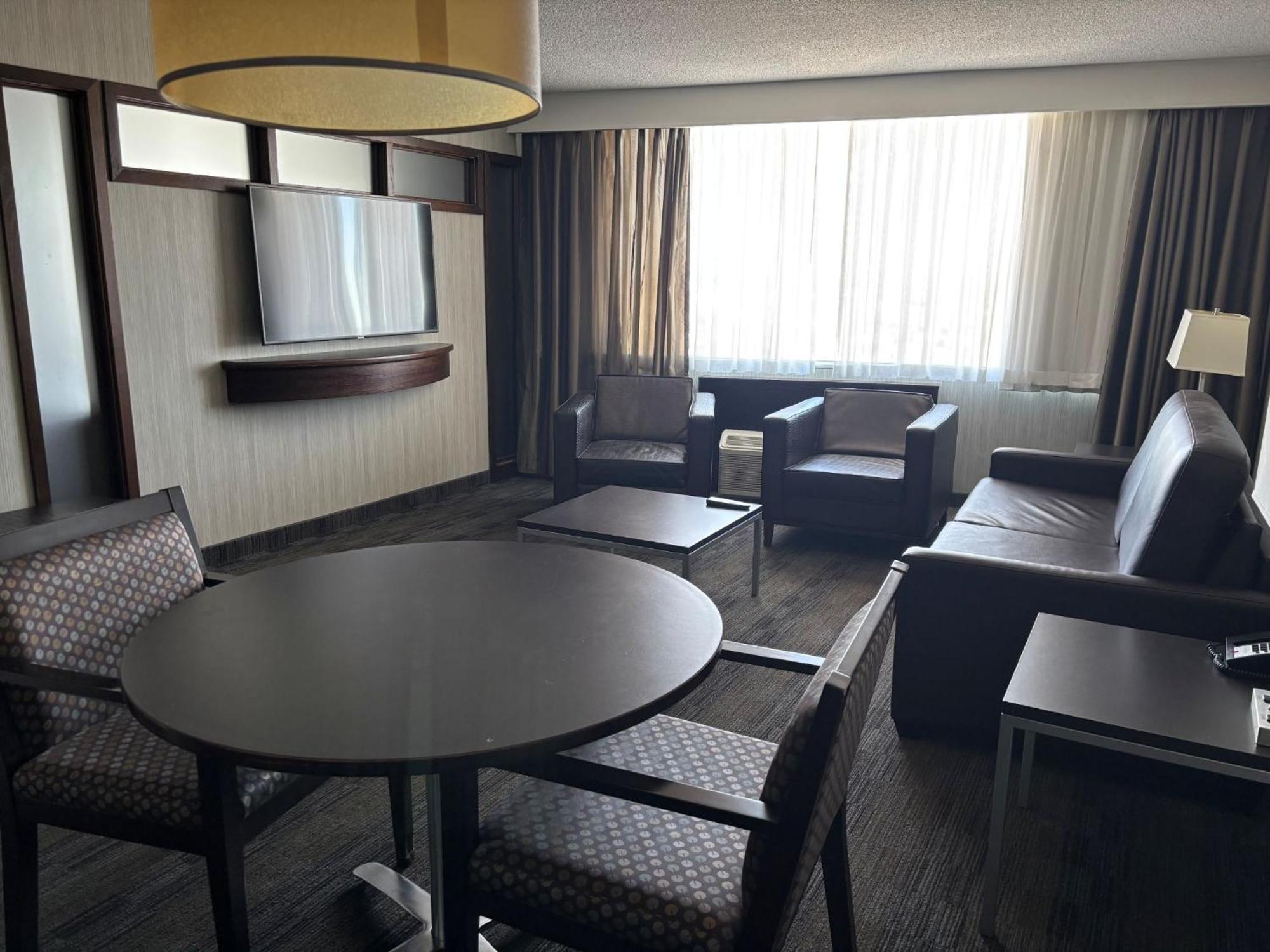 Radisson Hotel Winnipeg Downtown Екстериор снимка
